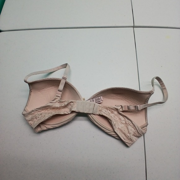 Victorias Secret Body By Victoria No Wire T-Shirt Bra Beige 38C - Picture 2 of 8